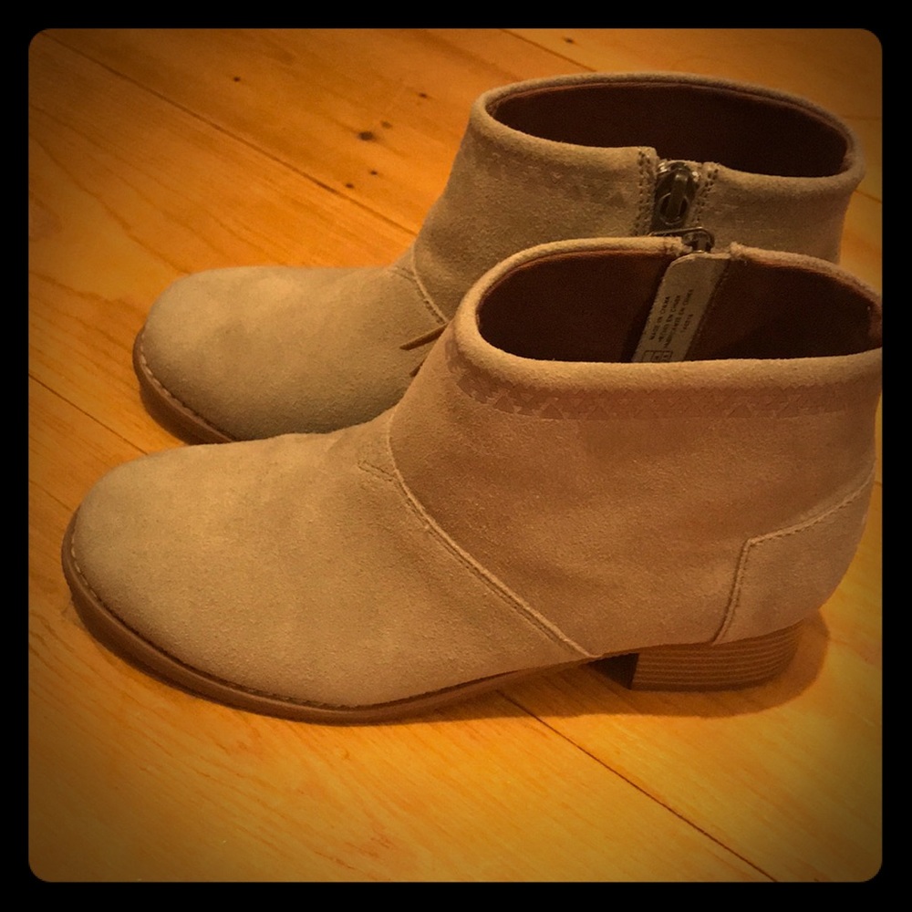 Toms